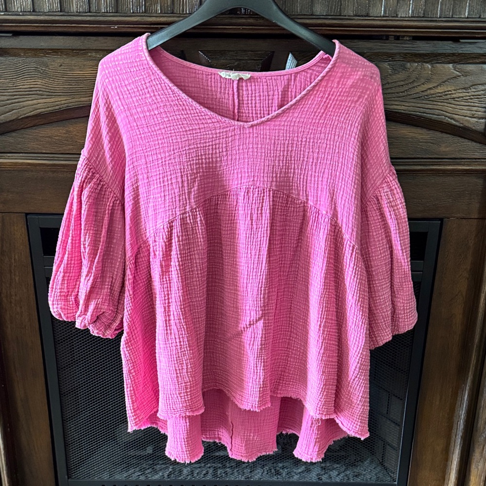 Easel Waffle Gauze Bubblegum Pink Flowy Top with Puff Sleeves
